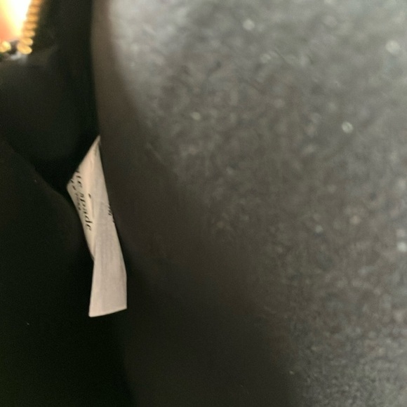 Kate Spade: Black/White Strip Computer Laptop Padded Zip Case/Sleeve - Picture 14 of 16